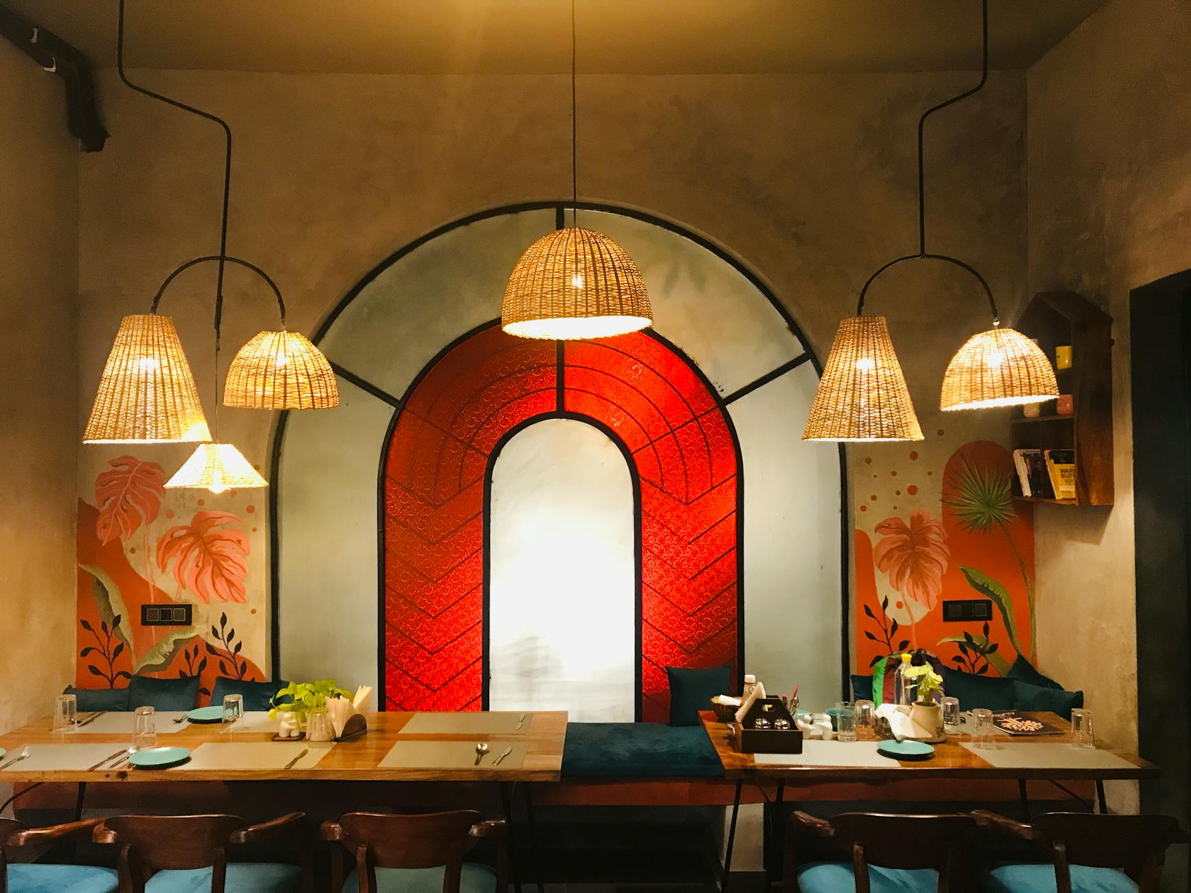 Dining & Cafés — Kodlipet