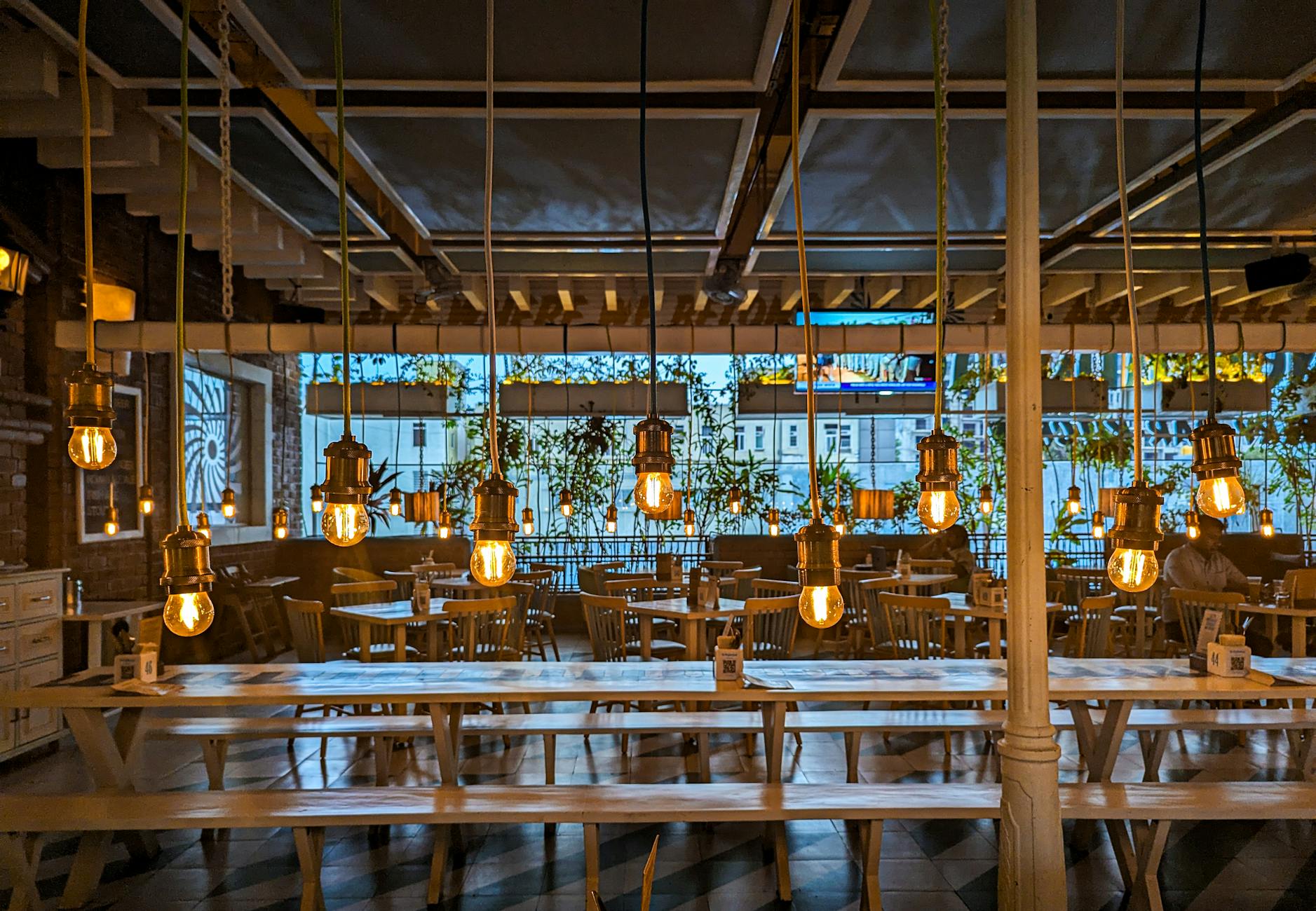 Dining & Cafés — Kandigai