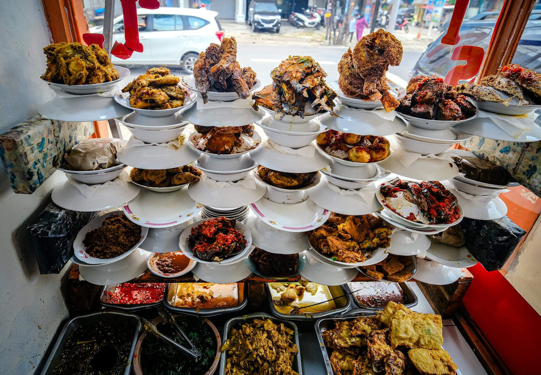 Dining & Cafés — Padang Padang