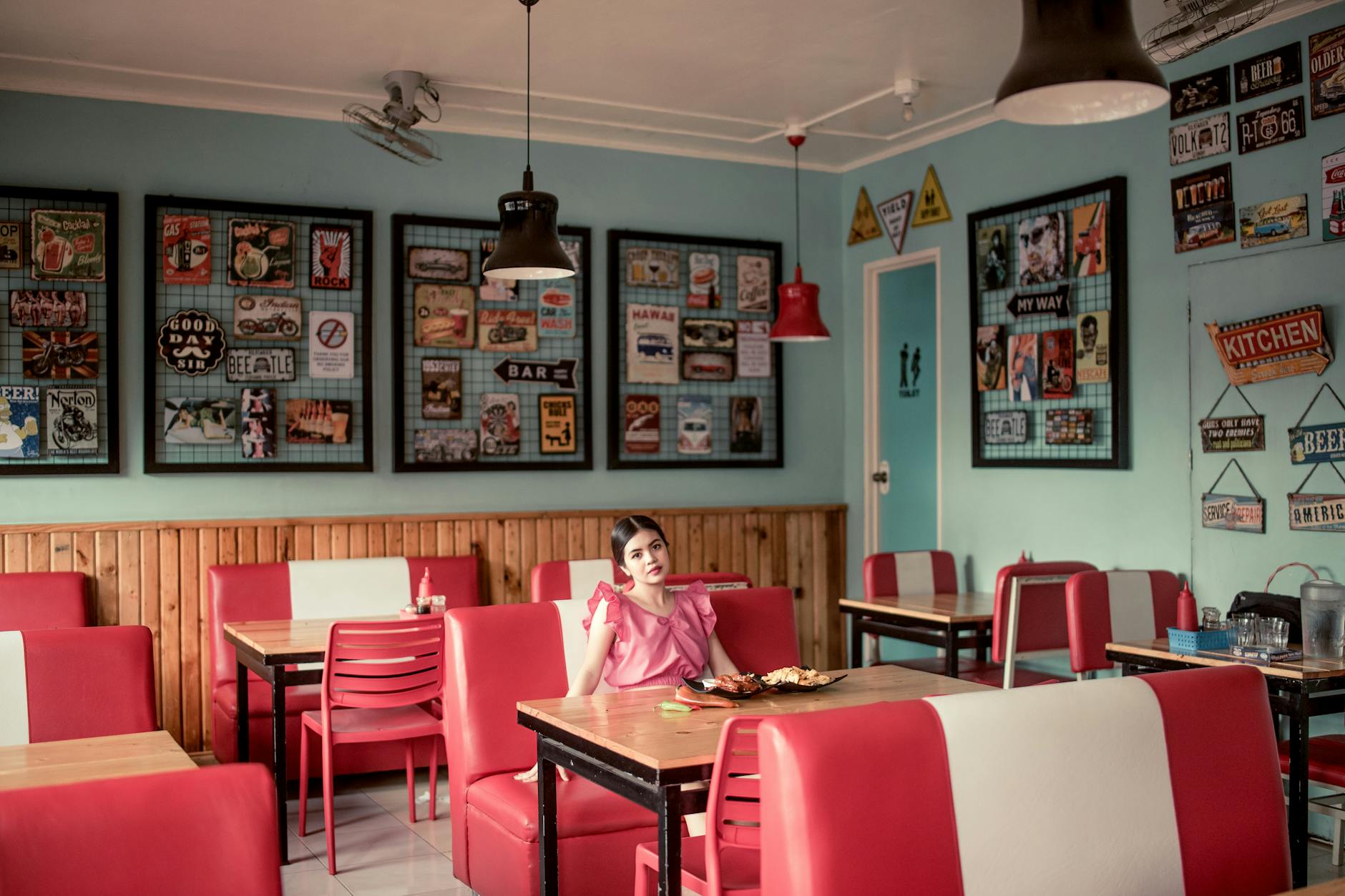 Dining & Cafés — Palawan