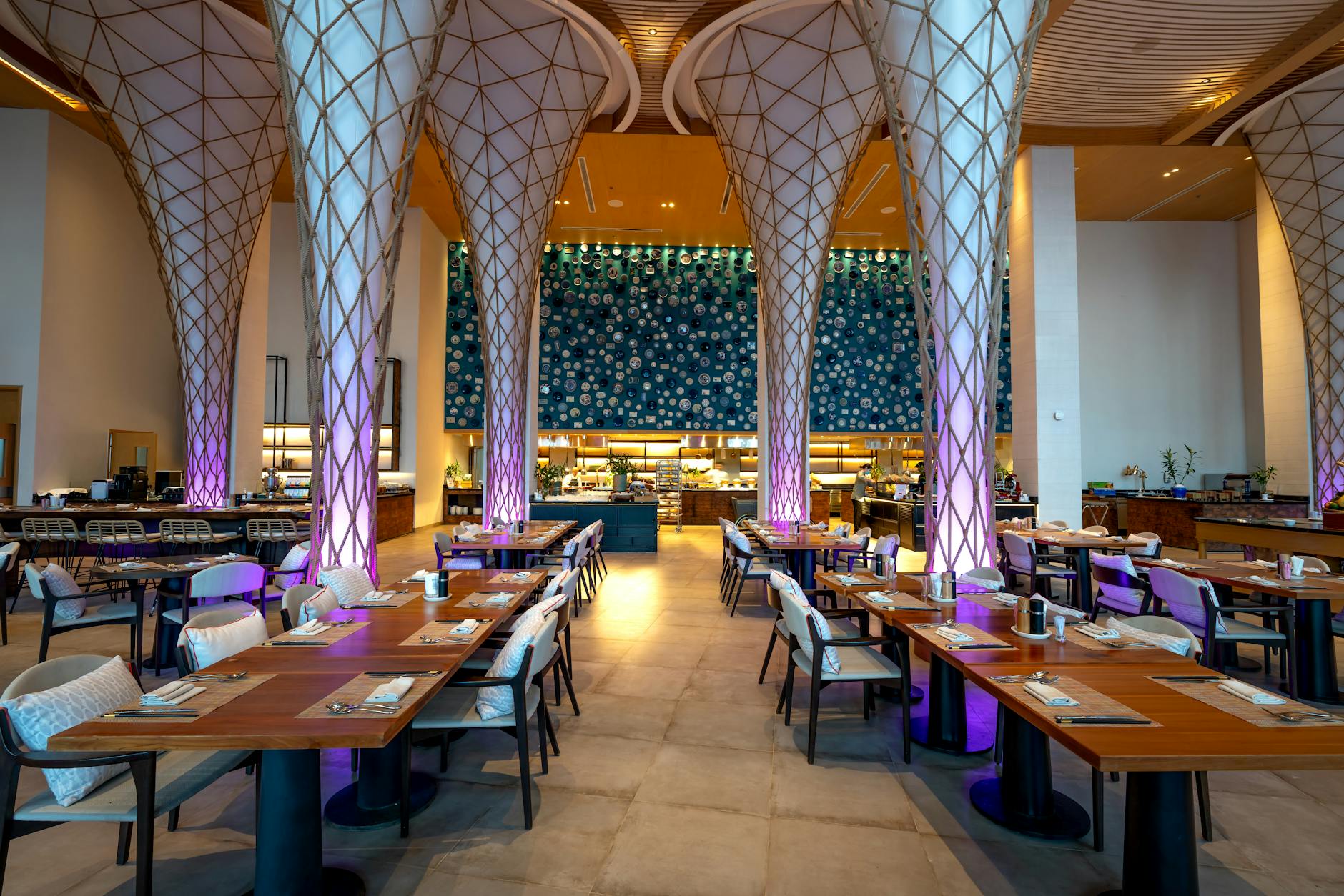 Dining & Cafés — Dubai Maritime City