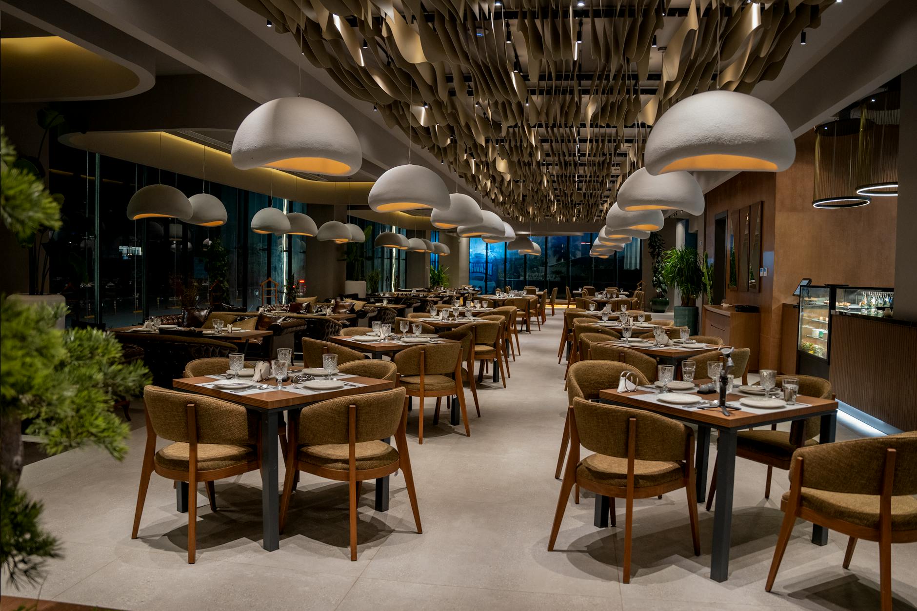 Dining & Cafés — Sheikh Zayed Road