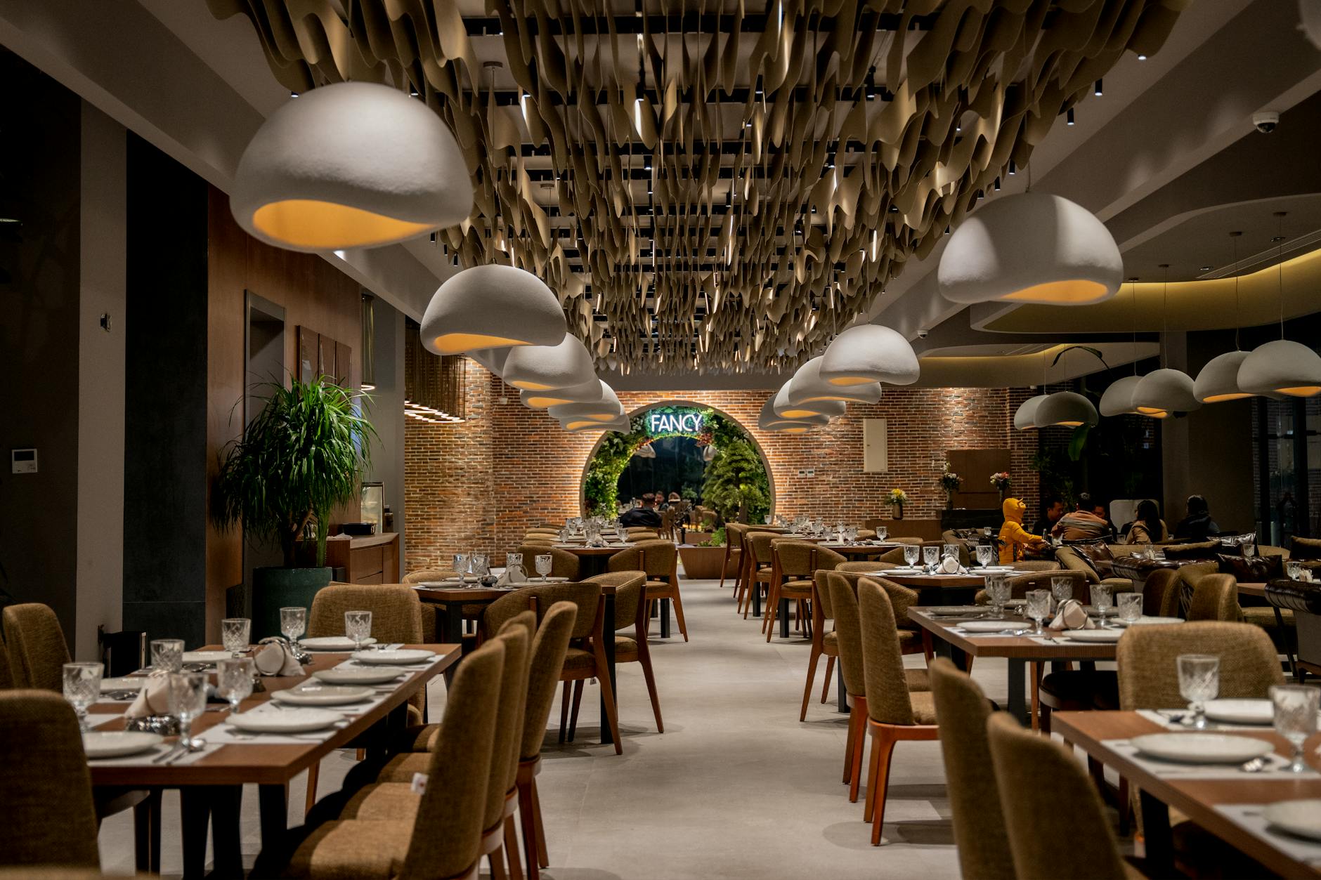 Dining & Cafés — Varsoli