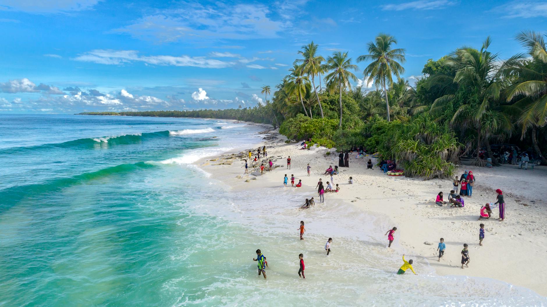 Nearby Attractions — Fulidhoo