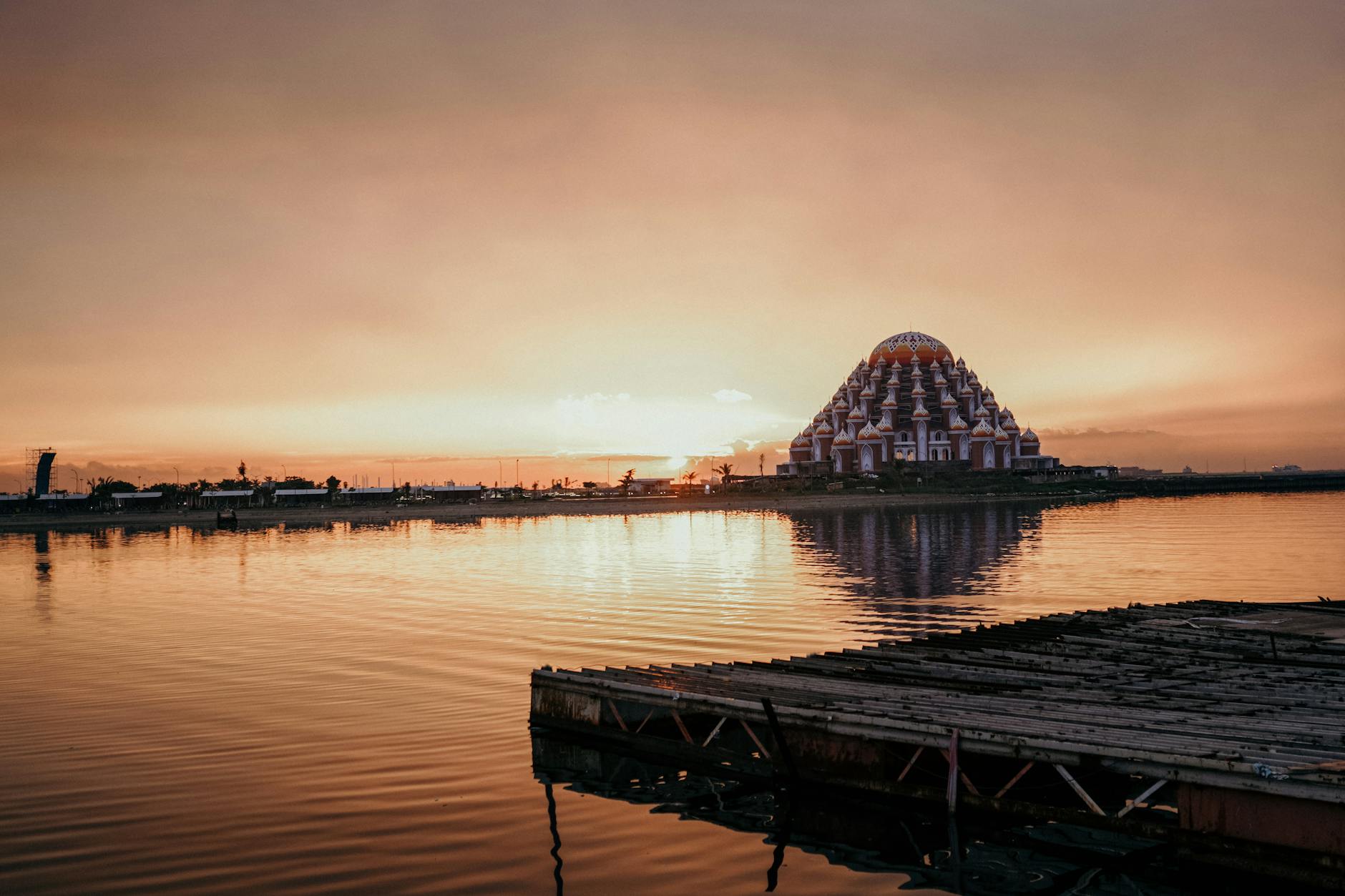 Nearby Attractions ā Makassar