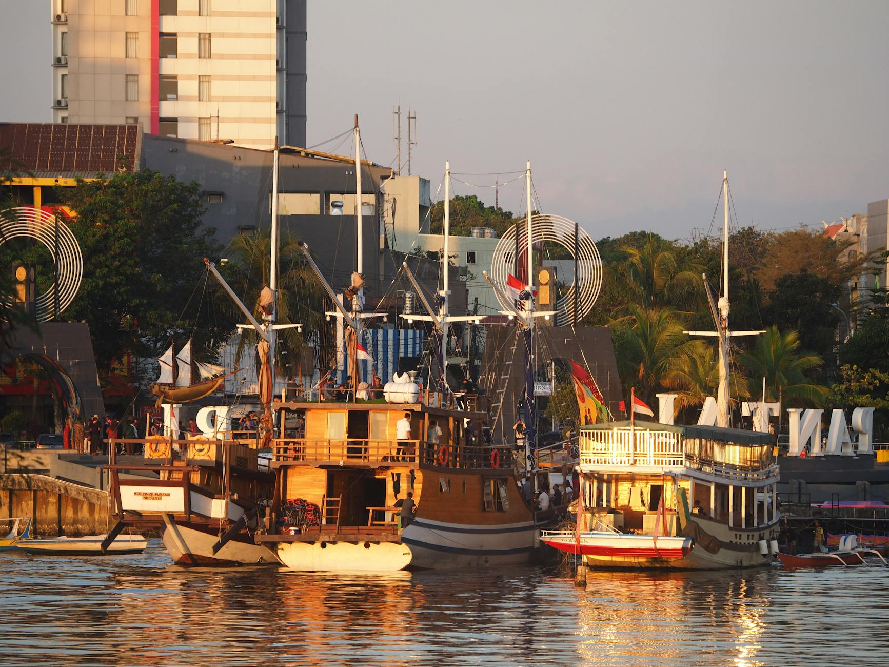 What to Expect ā Makassar
