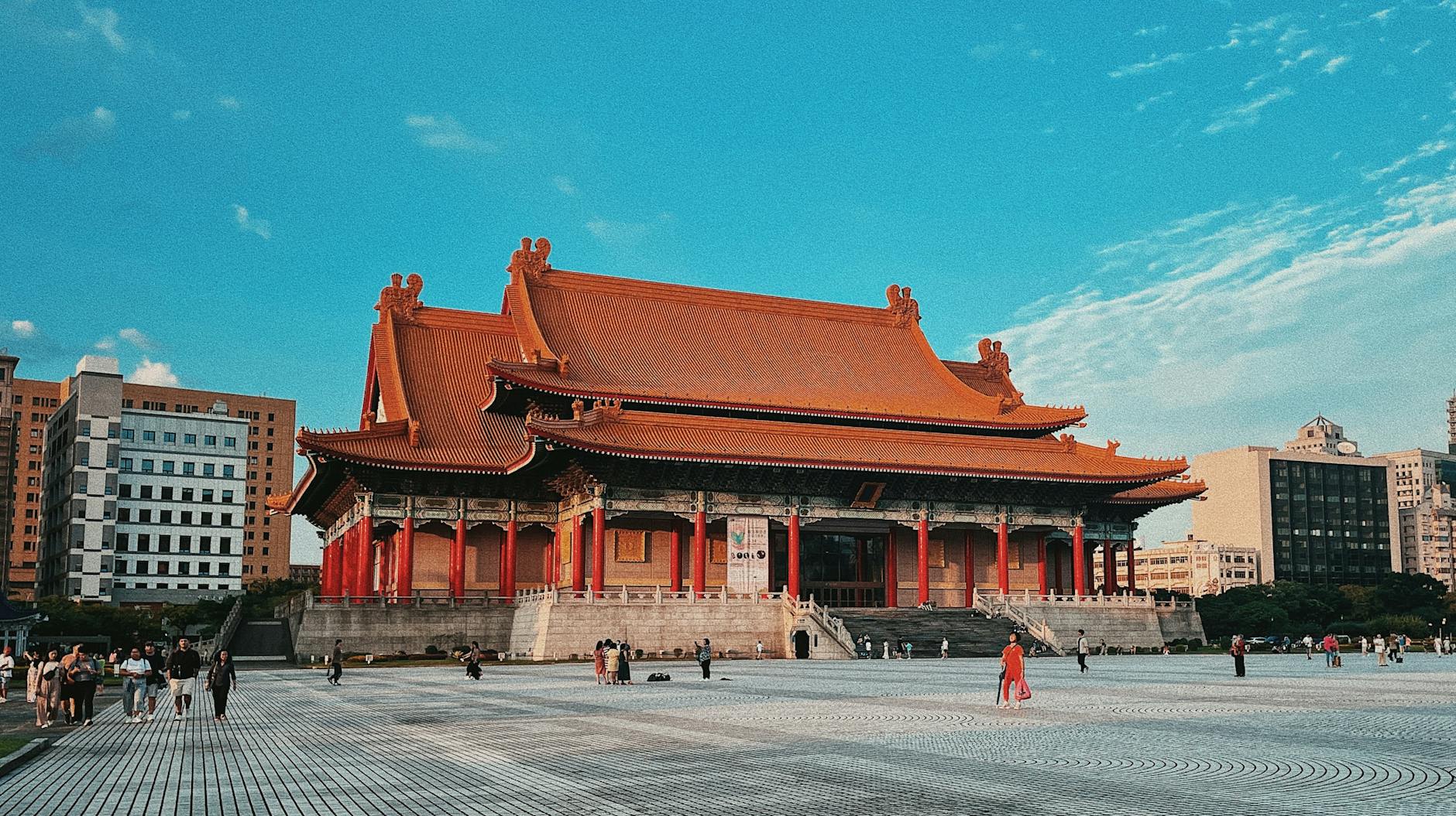 Nearby Attractions ā Taipei